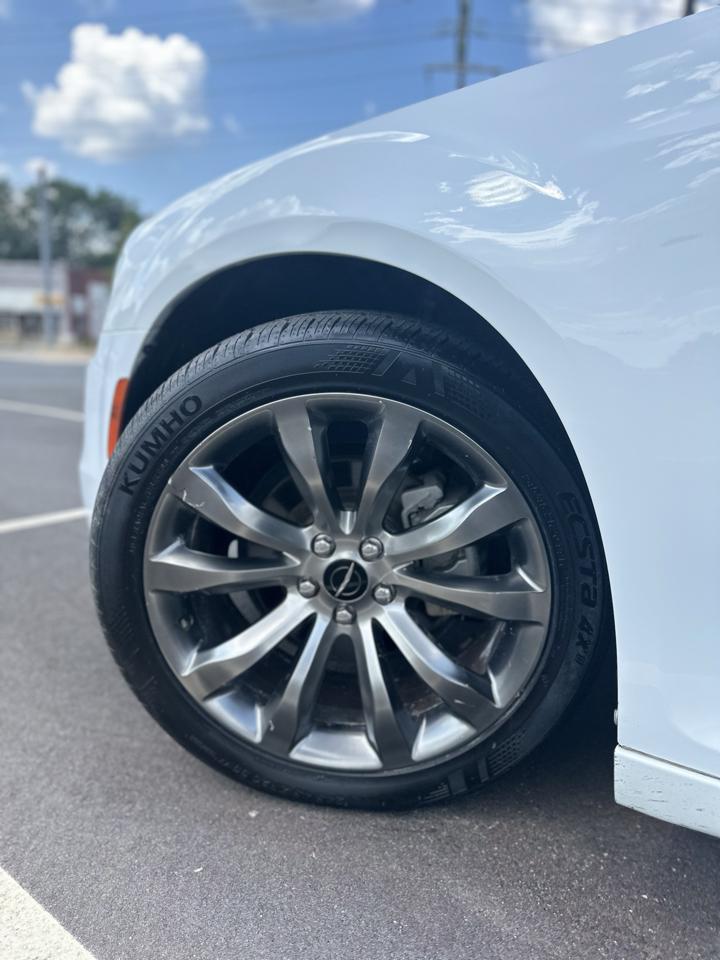 Chrysler 300  2020