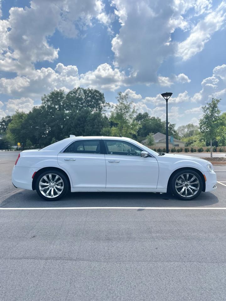 Chrysler 300  2020