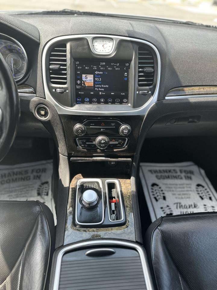 Chrysler 300  2020