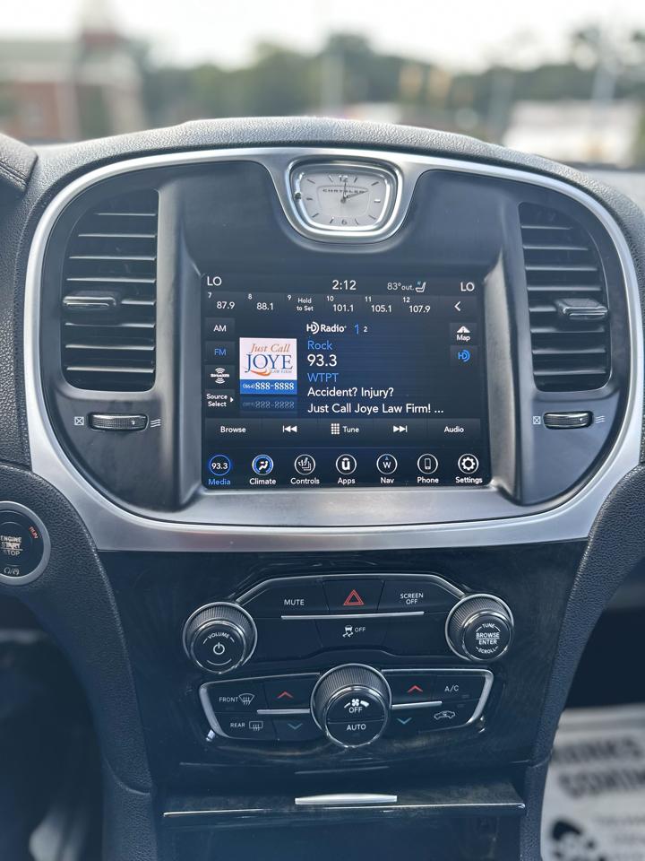 Chrysler 300  2020