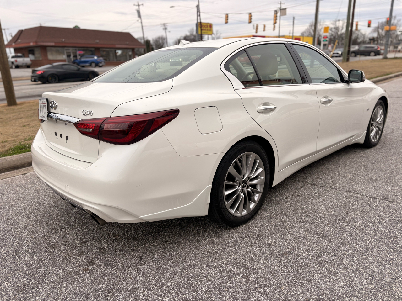 Infiniti Q50 3.0t LUXE 2020