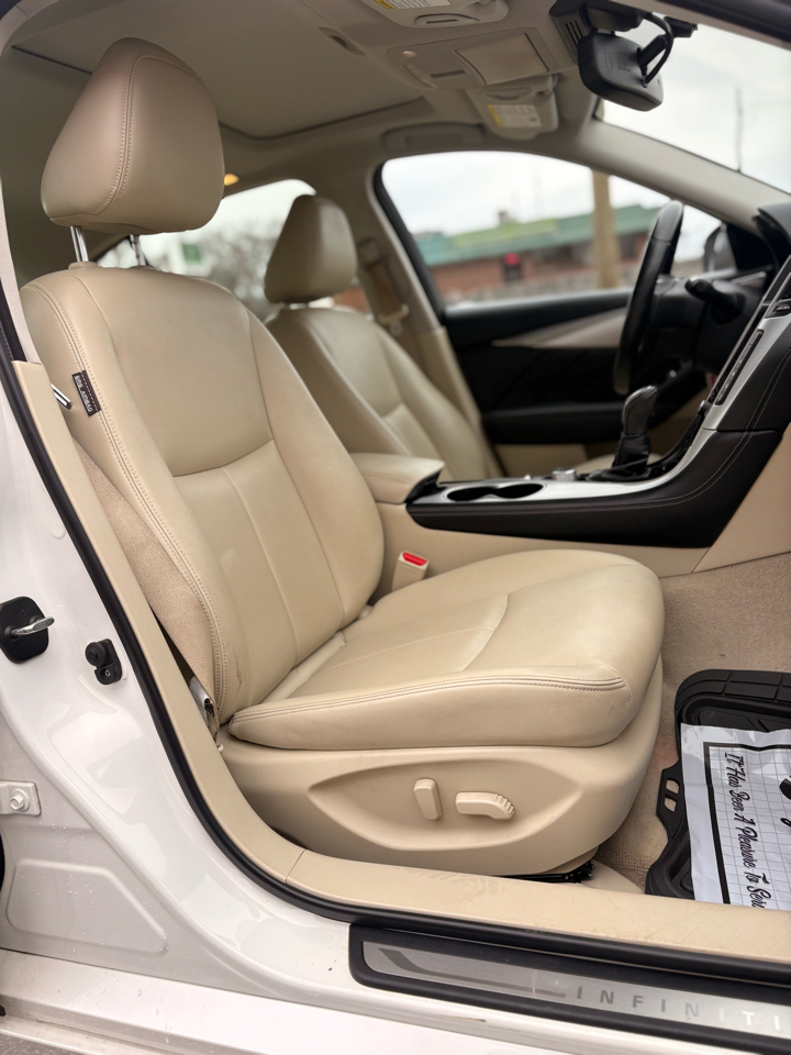 Infiniti Q50 3.0t LUXE 2020