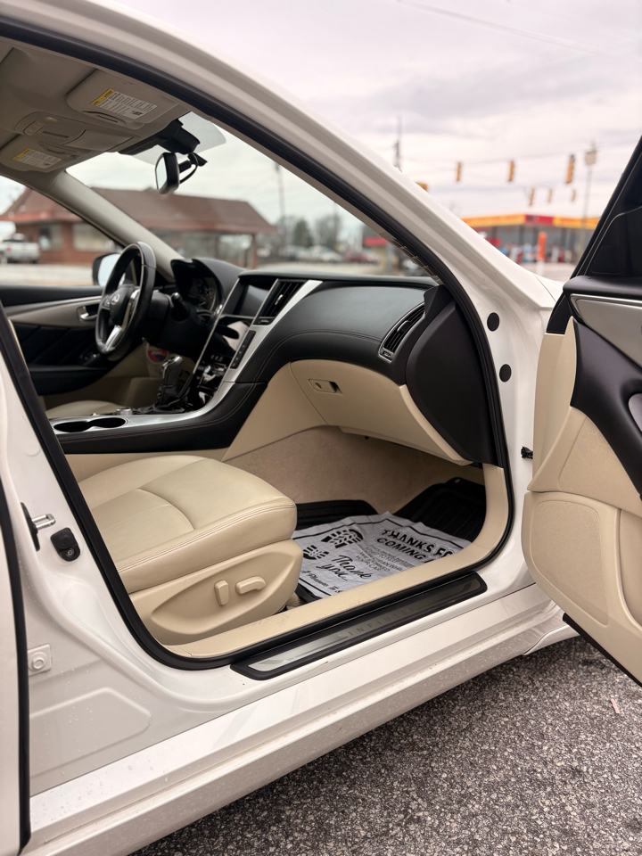 Infiniti Q50 3.0t LUXE 2020