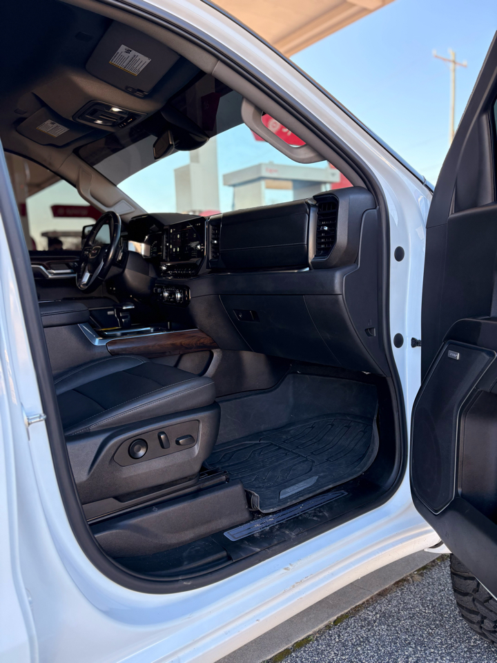 GMC Sierra 1500 SLT Crew Cab 4WD 2022