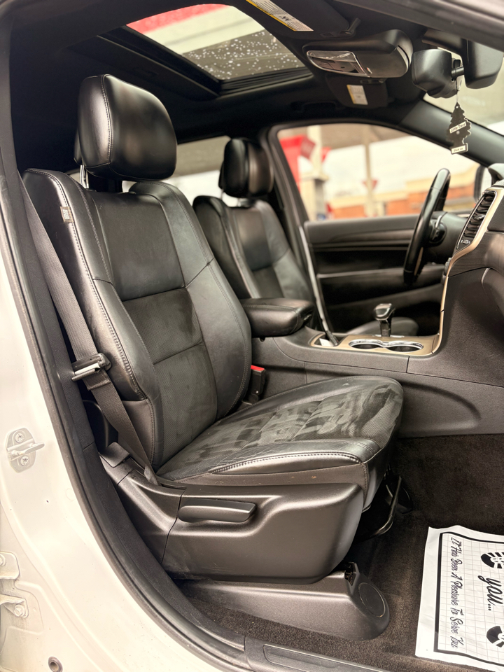 Jeep Grand Cherokee Laredo 2WD 2015