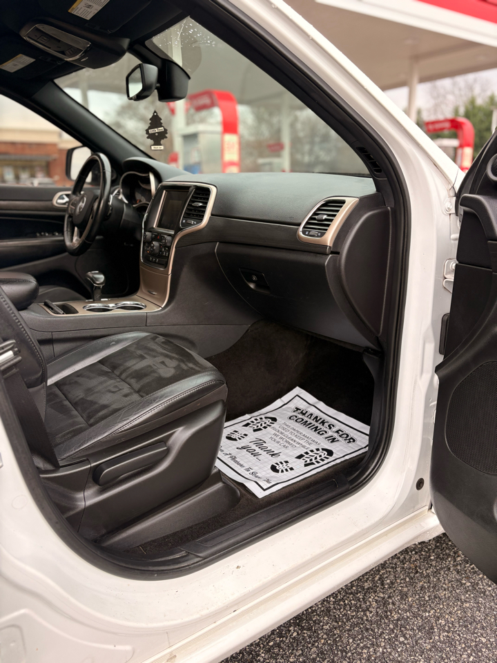 Jeep Grand Cherokee Laredo 2WD 2015