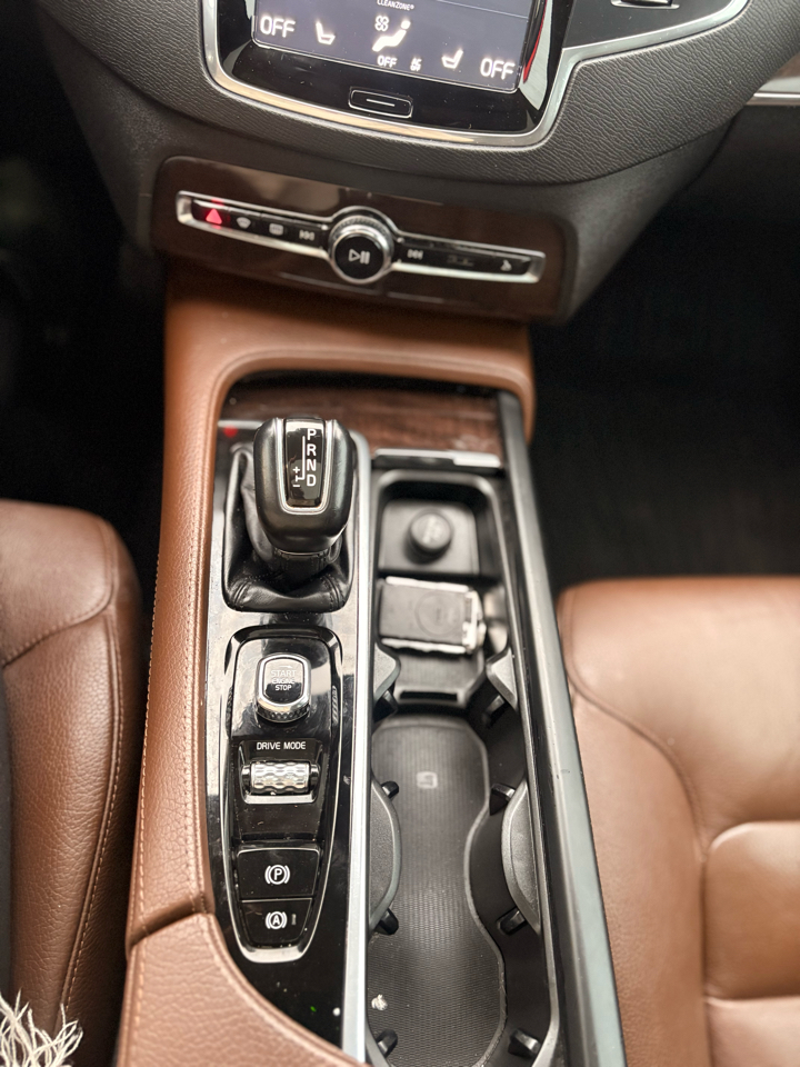 Volvo XC90 T6 Momentum AWD 2019