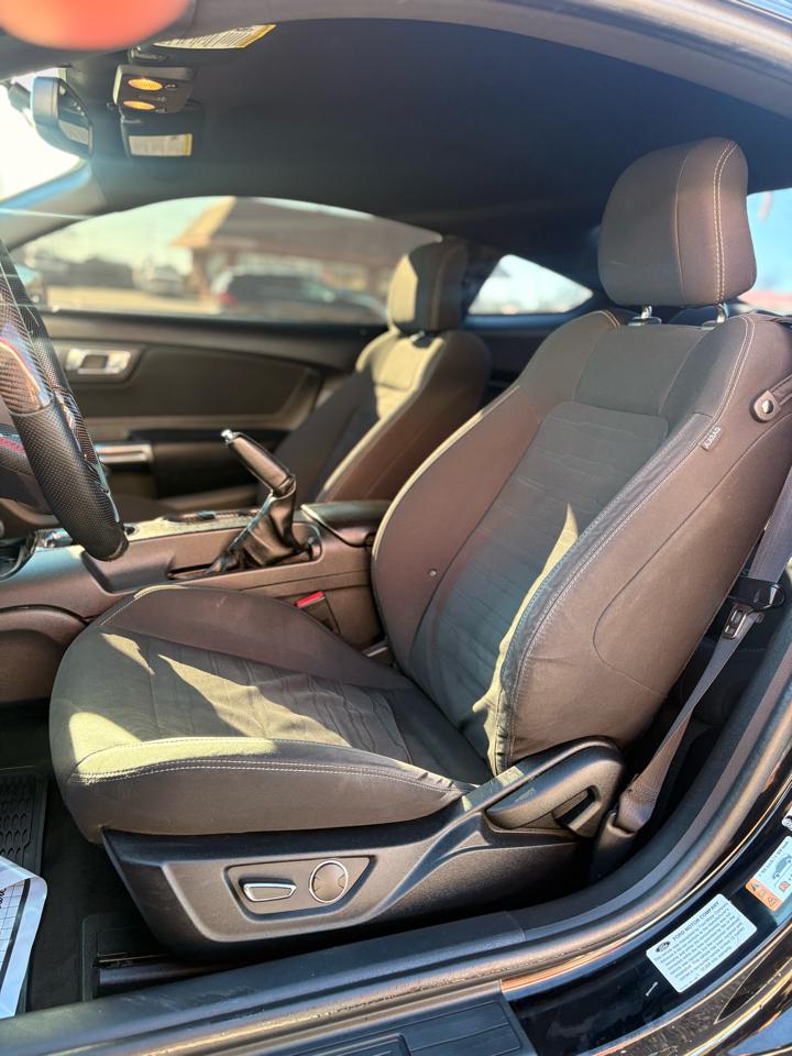 Ford Mustang GT Premium Coupe 2016