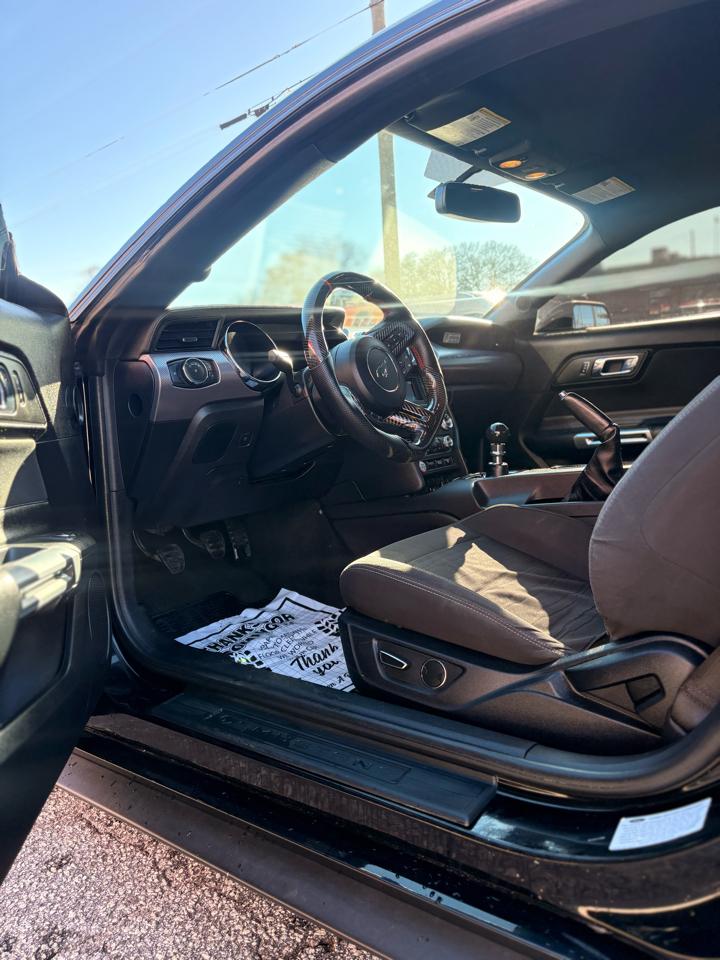 Ford Mustang GT Premium Coupe 2016