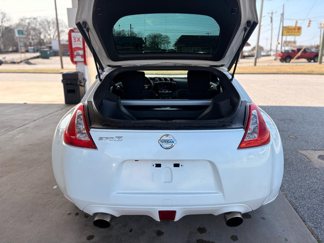 Nissan Z 370Z Coupe Touring 6MT 2015