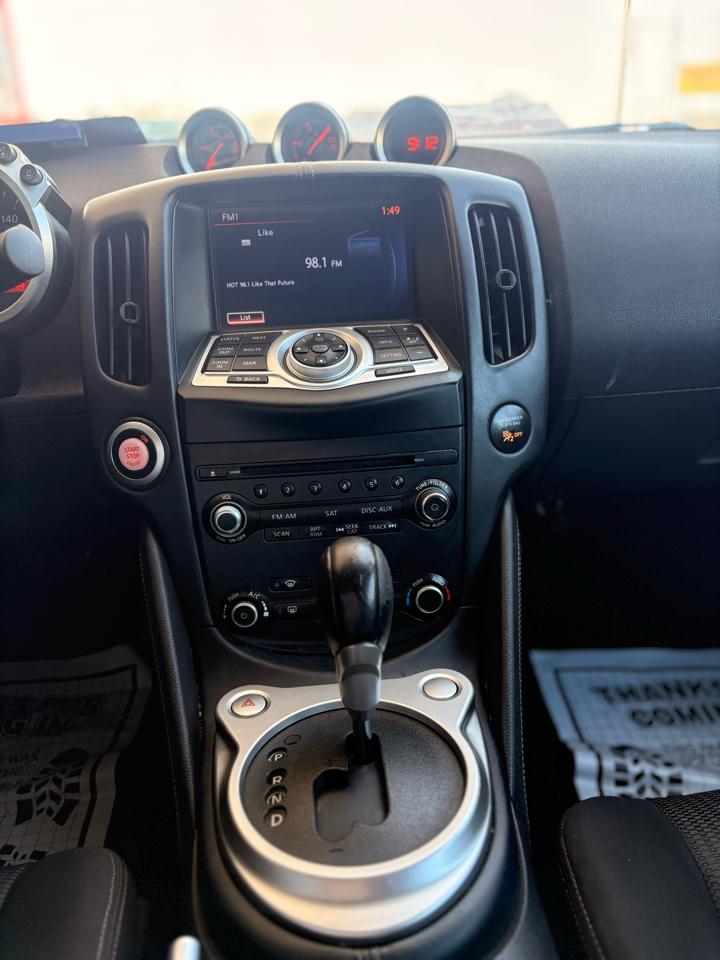 Nissan Z 370Z Coupe Touring 6MT 2015