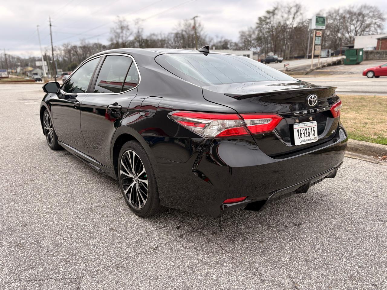 Toyota Camry XLE 2019
