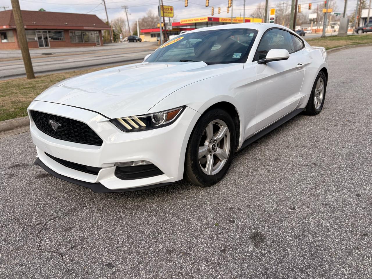 Ford Mustang V6 Coupe 2015