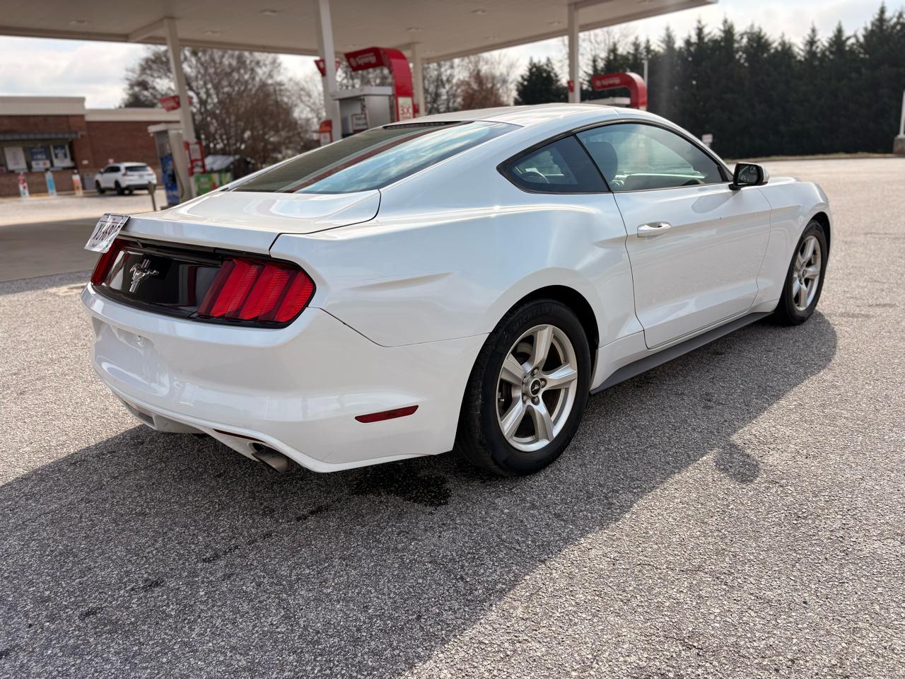 Ford Mustang V6 Coupe 2015