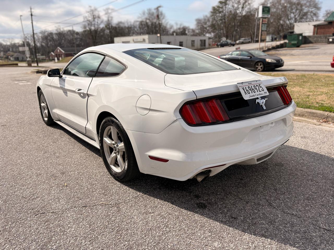 Ford Mustang V6 Coupe 2015