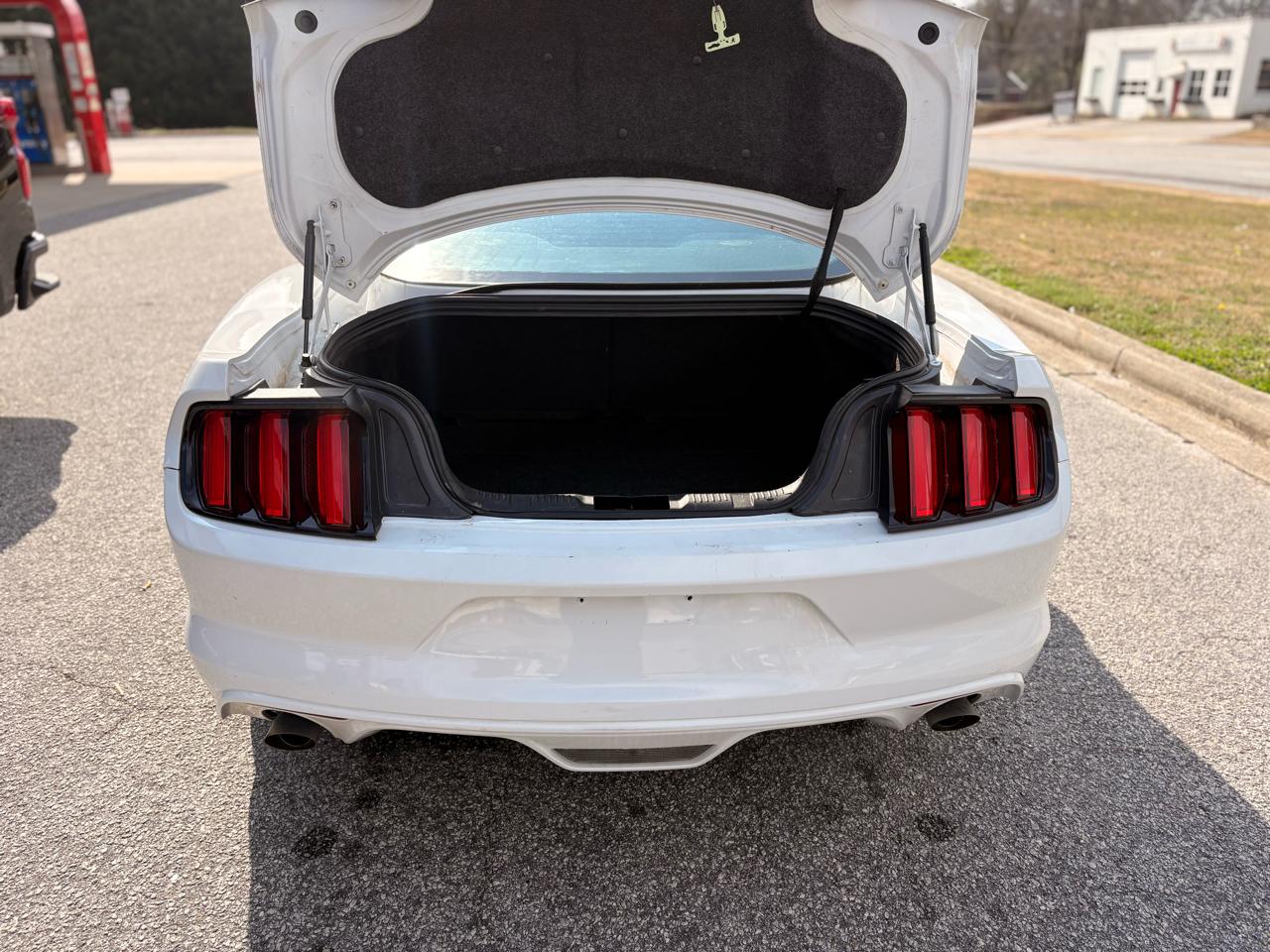 Ford Mustang V6 Coupe 2015