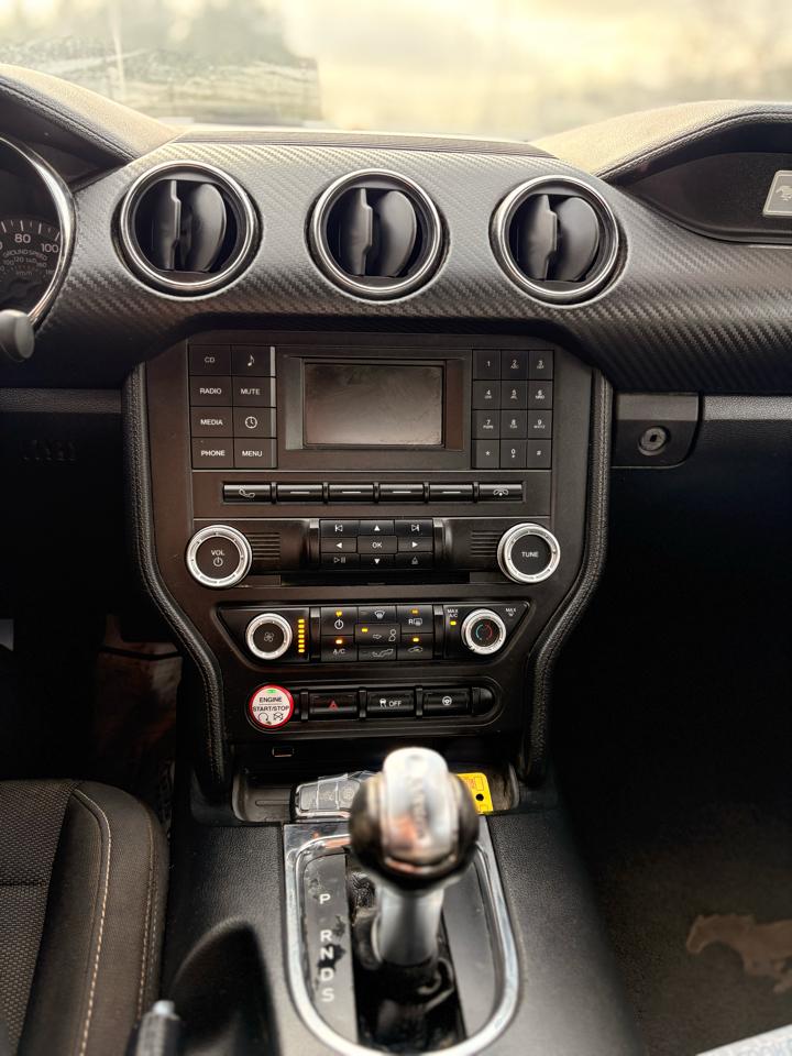 Ford Mustang V6 Coupe 2015