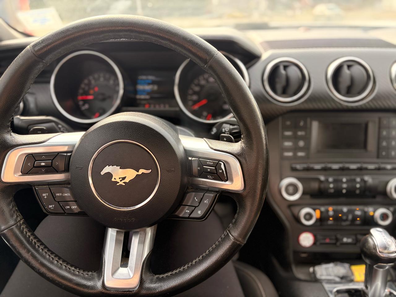 Ford Mustang V6 Coupe 2015