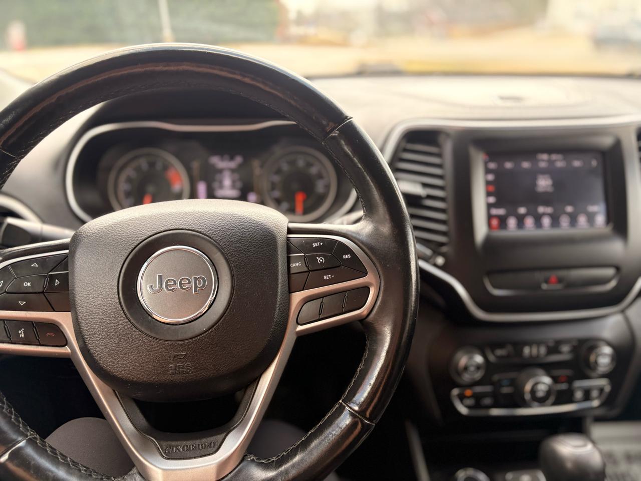 Jeep Cherokee Latitude Plus 4WD 2019