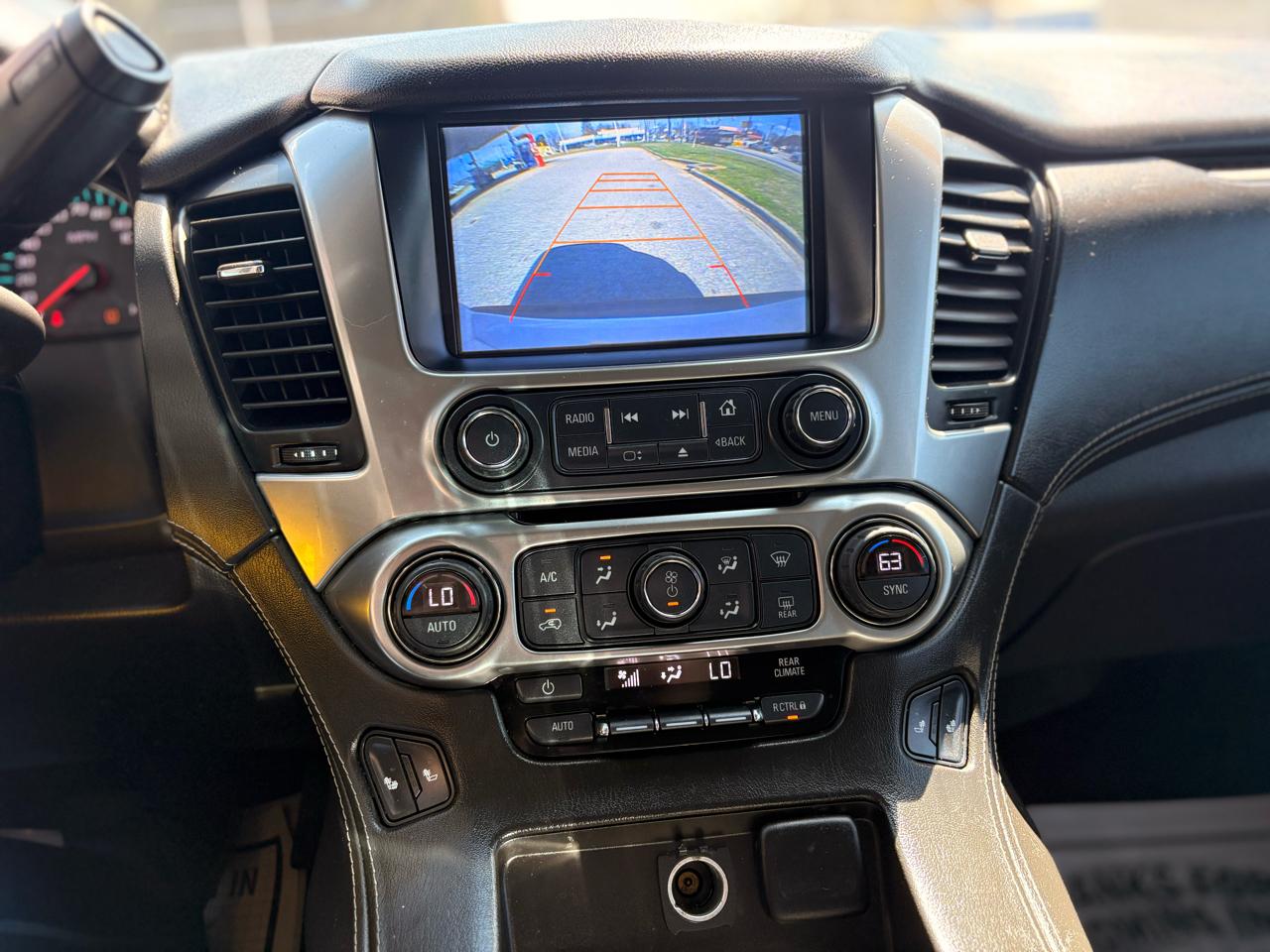 Chevrolet Suburban LT 4WD 2017