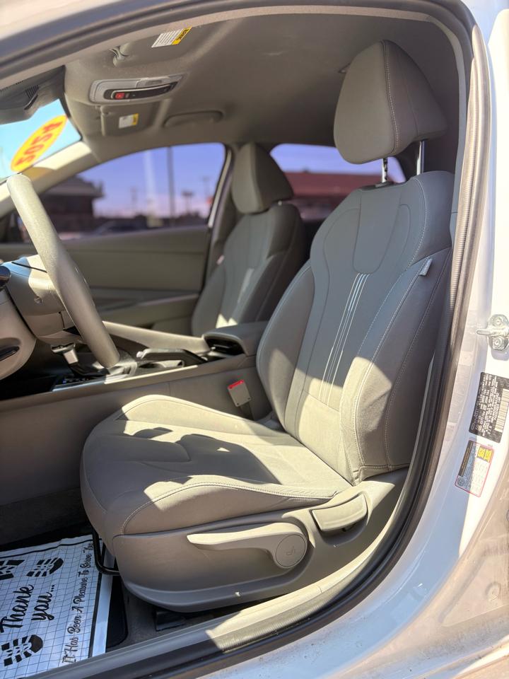Hyundai Elantra SEL 2024