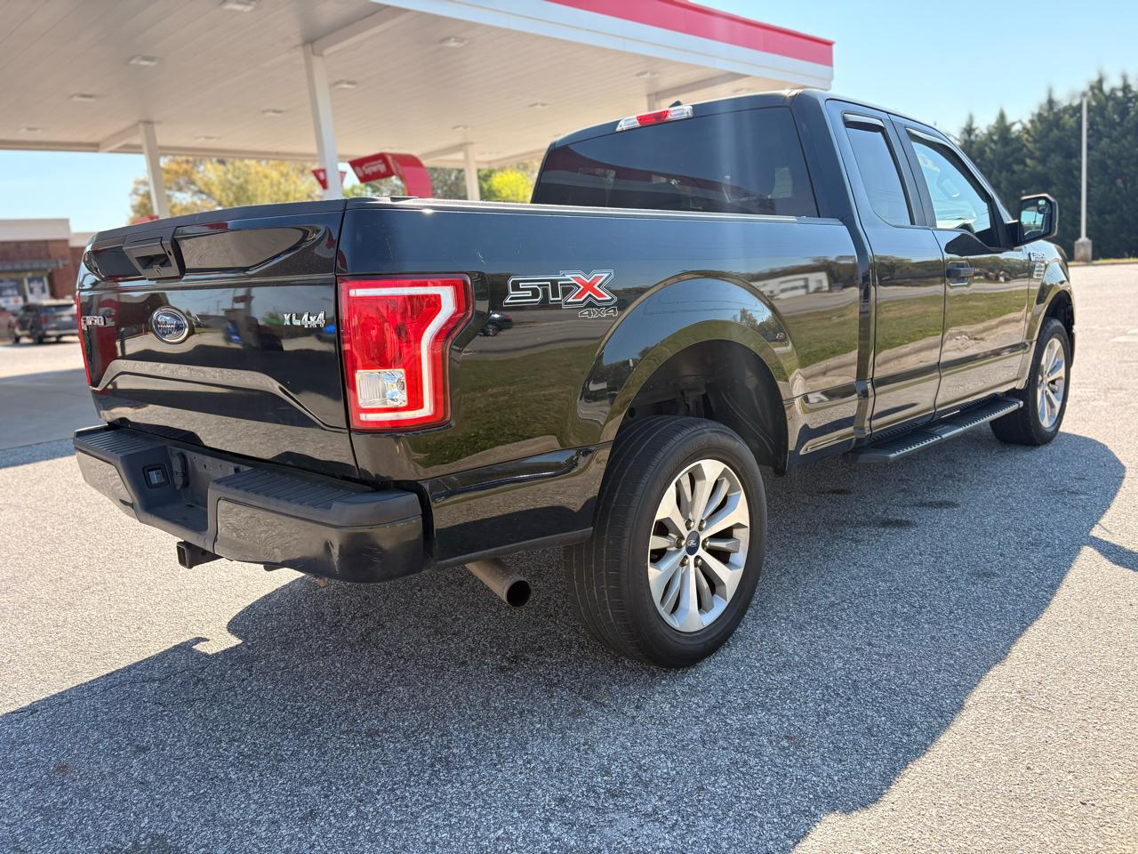 Ford F-150 Lariat SuperCab 8-ft. 4WD 2017