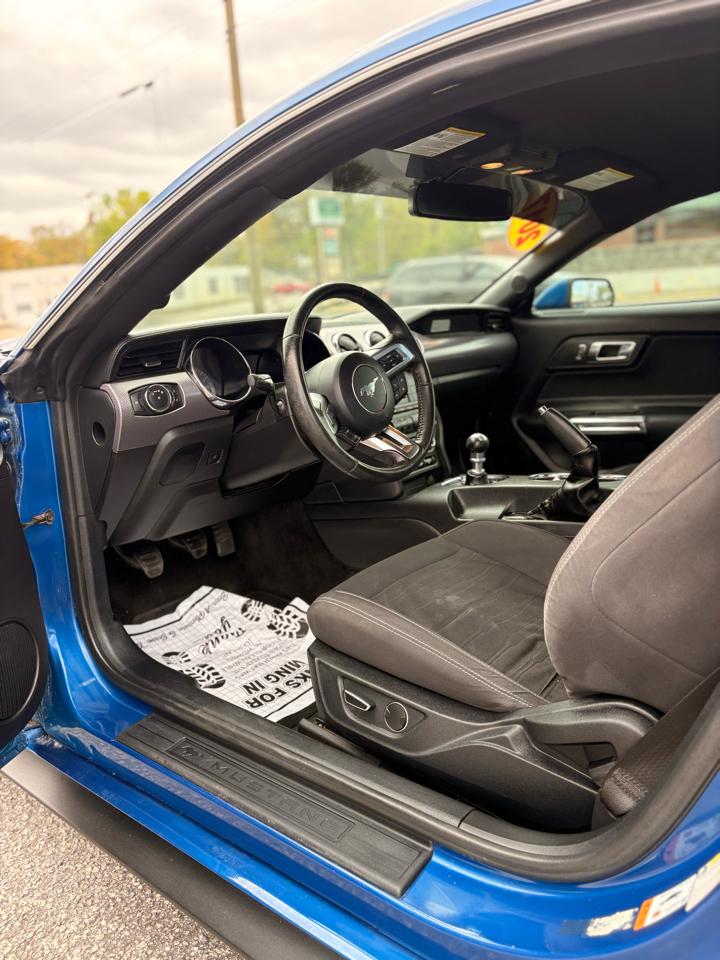 Ford Mustang GT Premium Coupe 2017