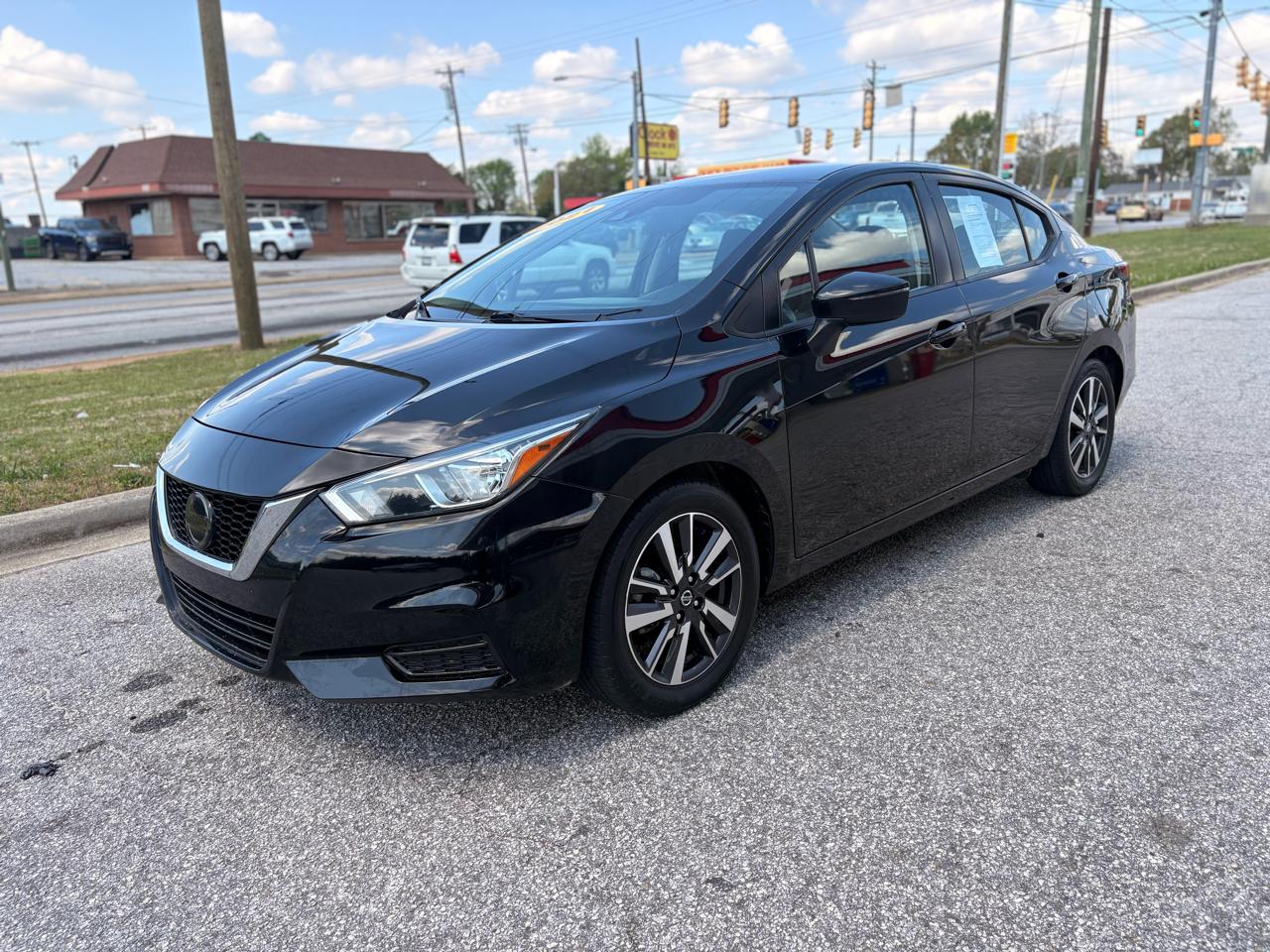 Nissan Versa SV 2021
