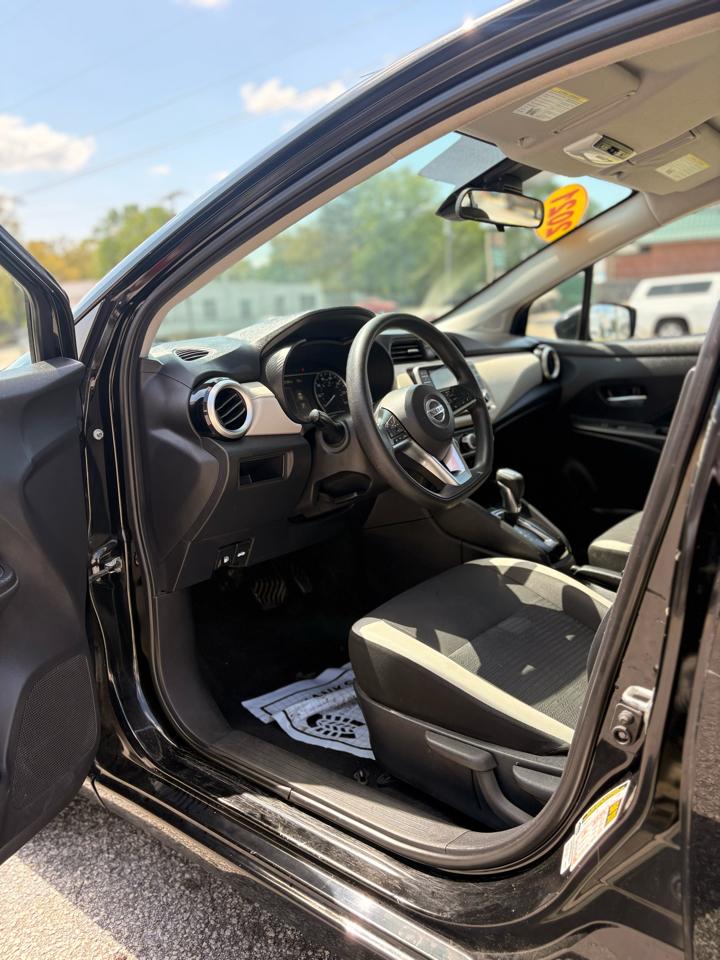 Nissan Versa SV 2021