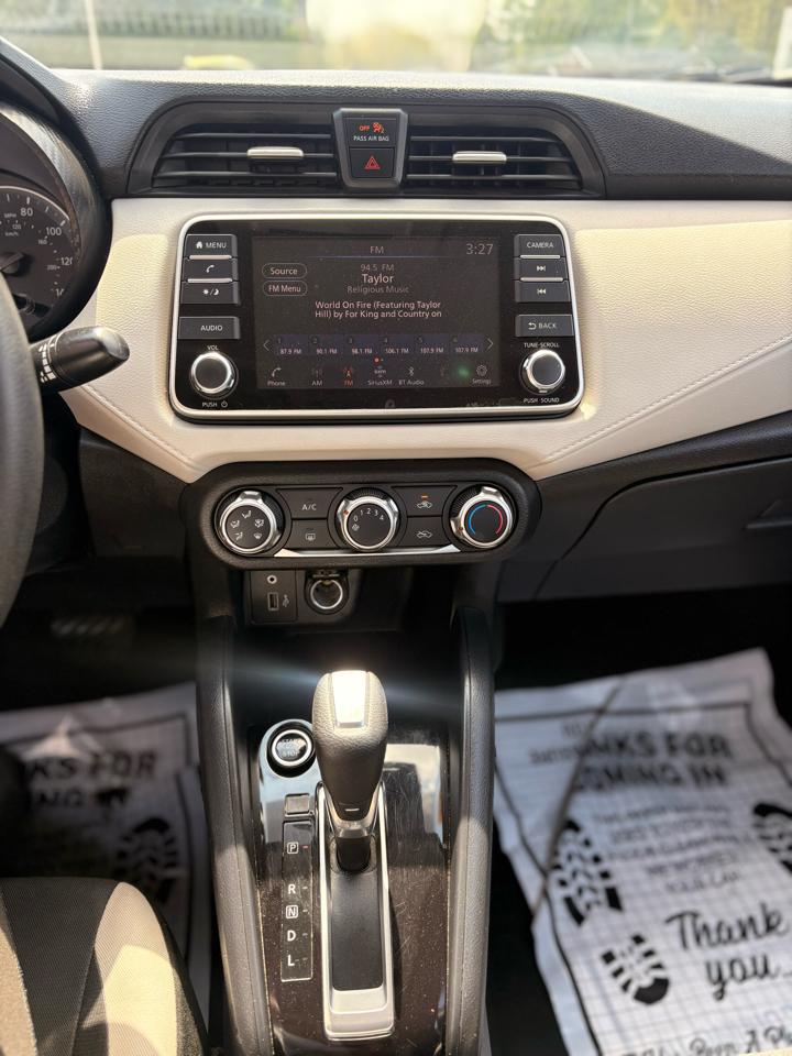 Nissan Versa SV 2021