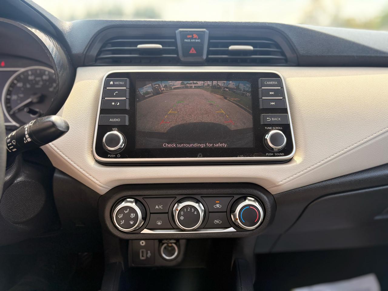 Nissan Versa SV 2021