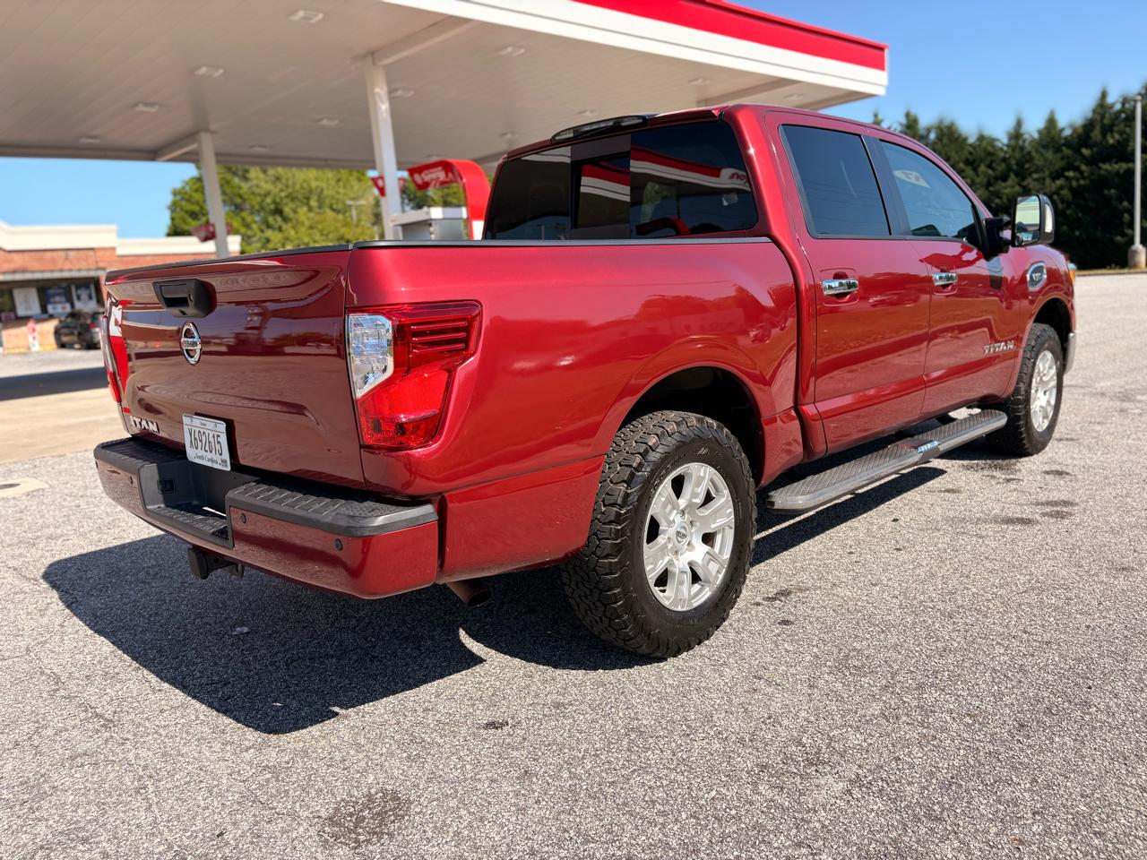 Nissan Titan Platinum Reserve Crew Cab 4WD 2017