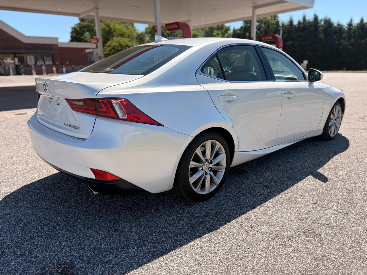 Lexus IS 300 AWD 2016