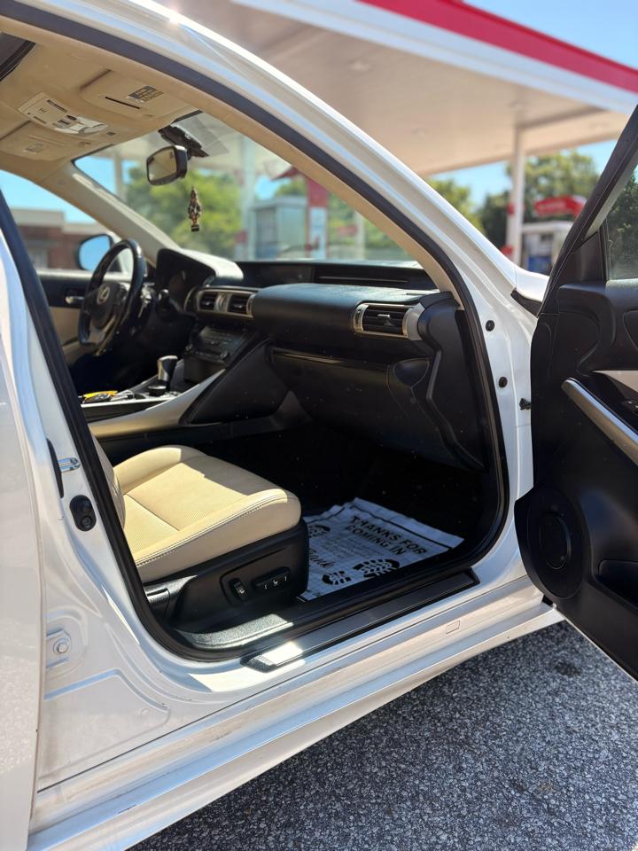 Lexus IS 300 AWD 2016