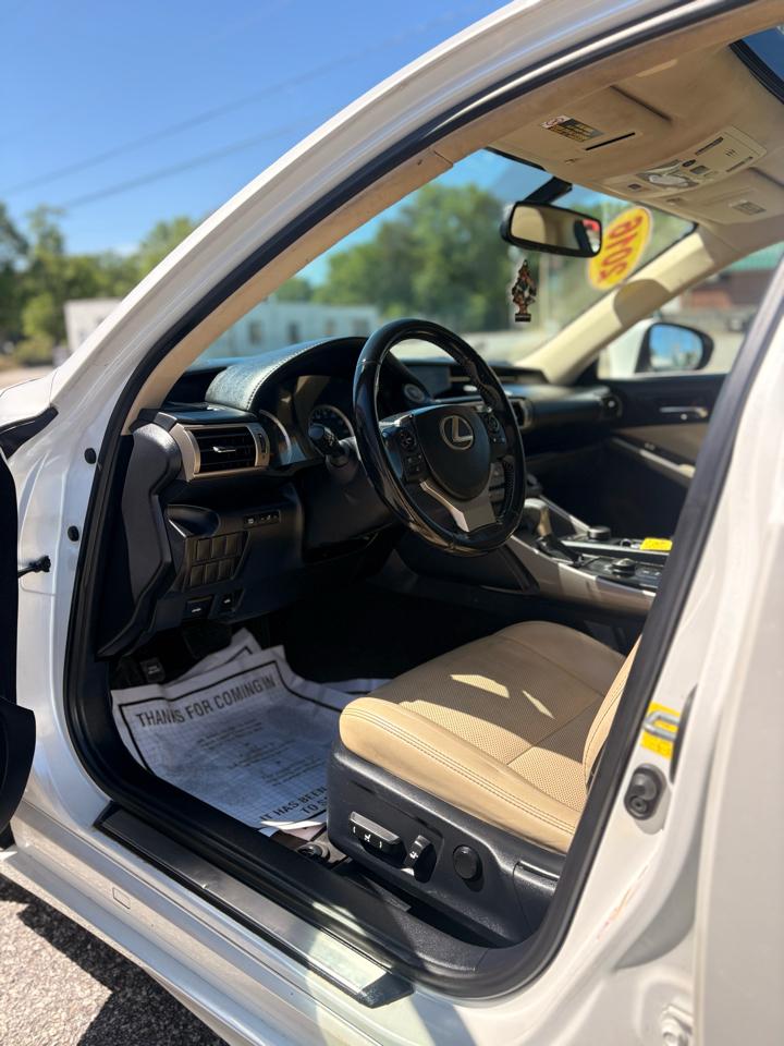 Lexus IS 300 AWD 2016