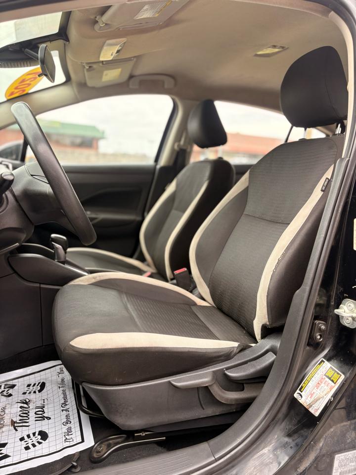 Nissan Versa SV 2021