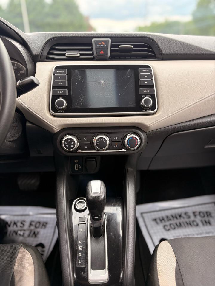 Nissan Versa SV 2021