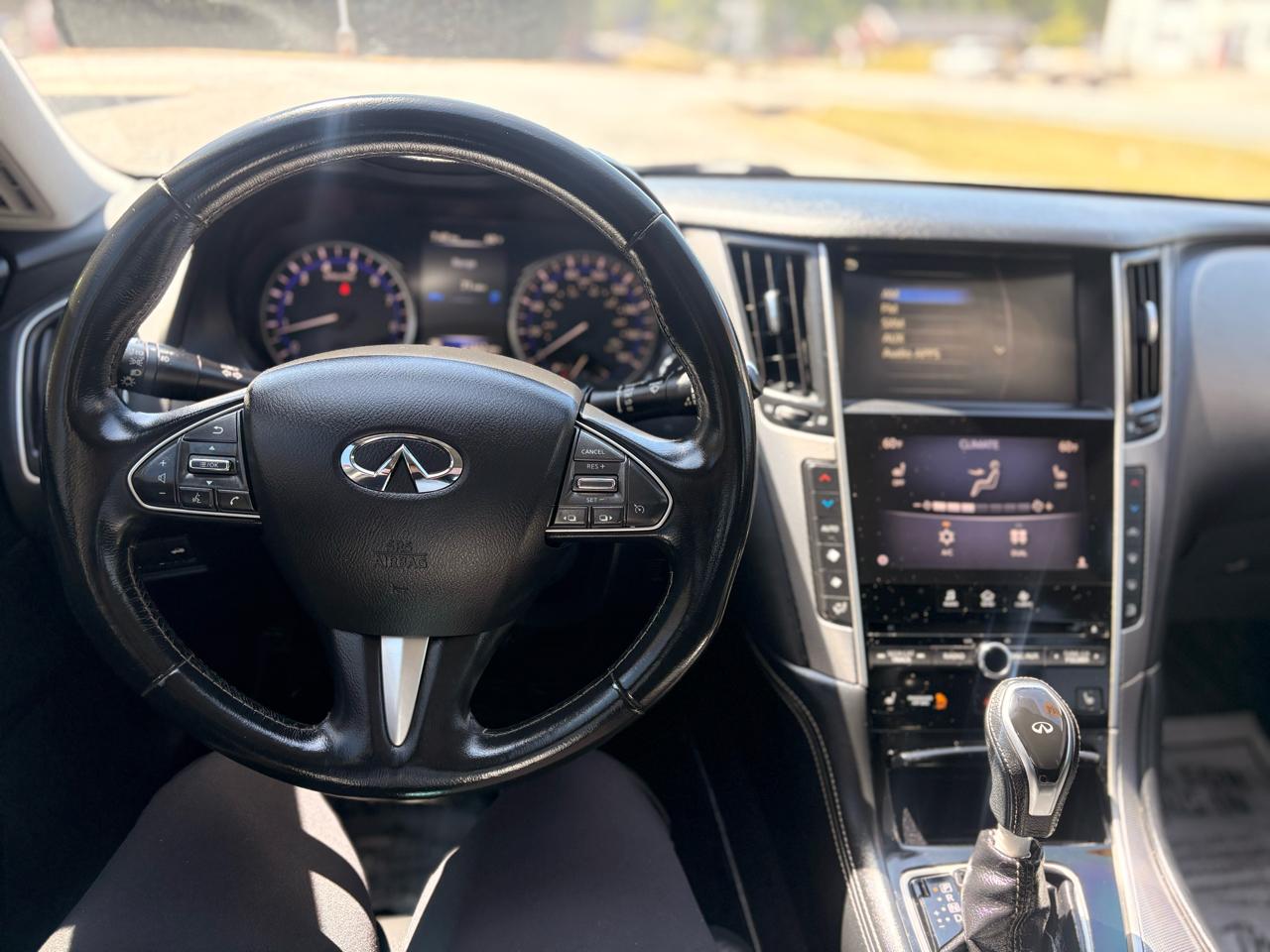Infiniti Q50 Premium 2014