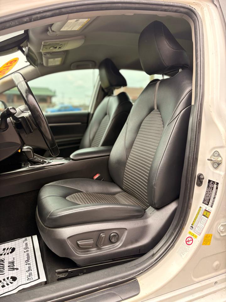 Toyota Camry XLE 2019