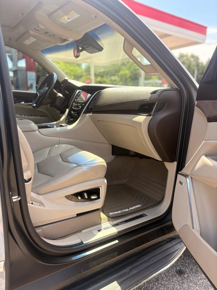 Cadillac Escalade ESV Luxury 4WD 2015