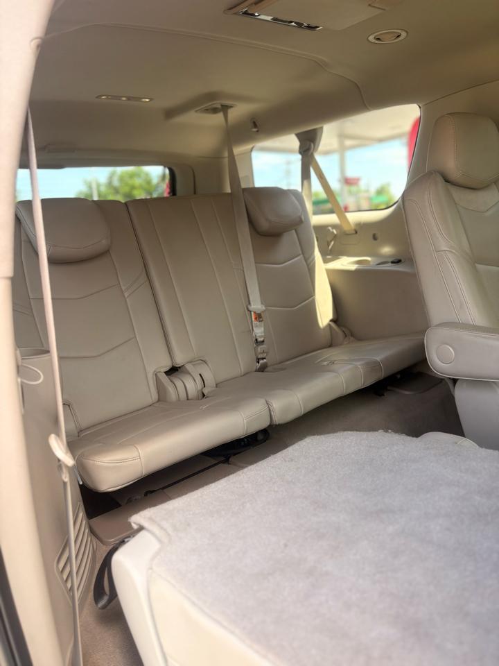 Cadillac Escalade ESV Luxury 4WD 2015