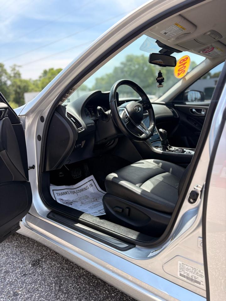 Infiniti Q50 2.0t LUXE 2018