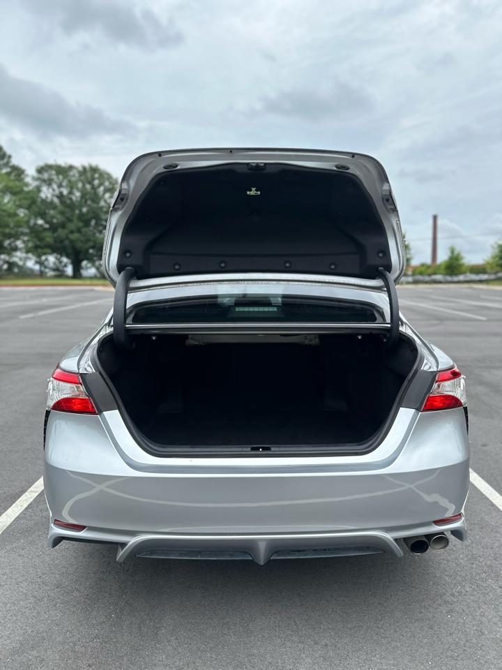 Toyota Camry SE 2020