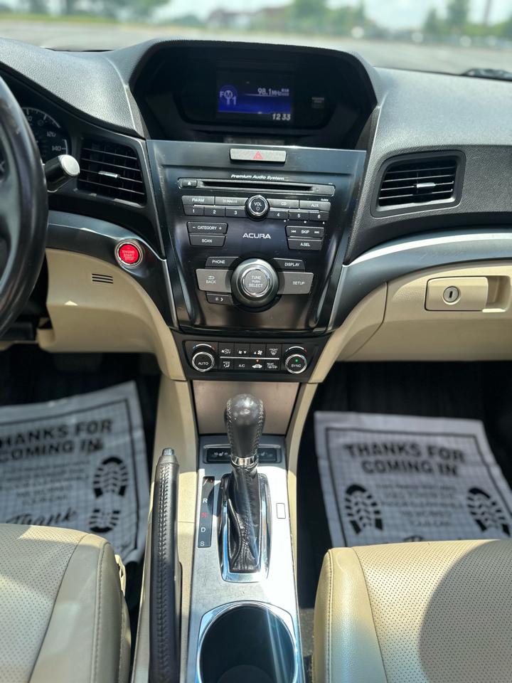Acura ILX 5-Spd AT w/ Premium Package 2015