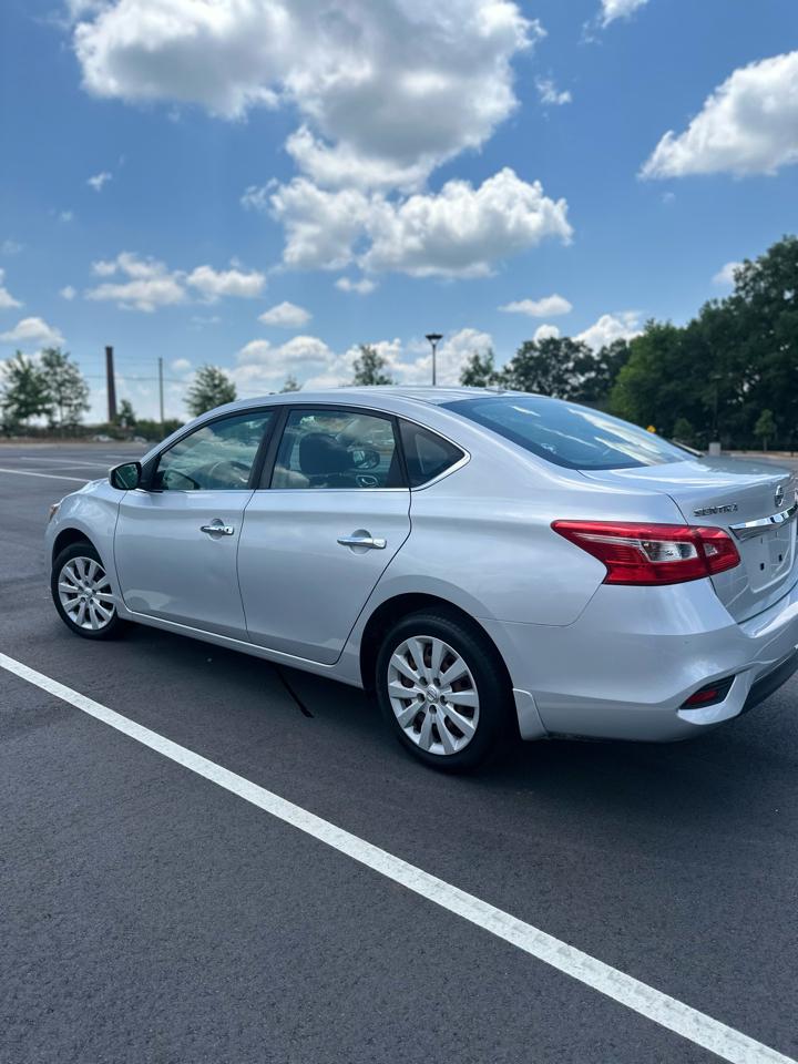 Nissan Sentra S 6MT 2017