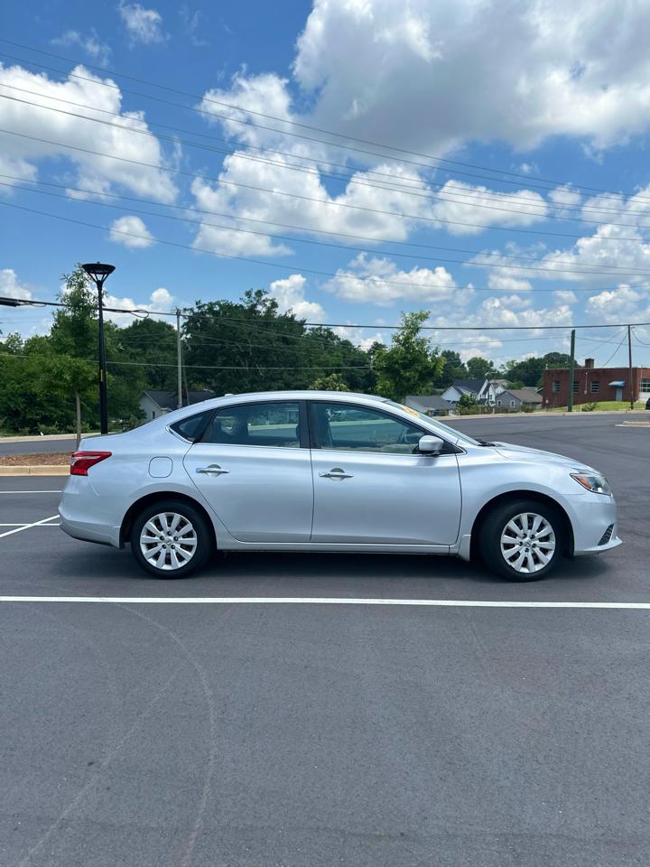 Nissan Sentra S 6MT 2017