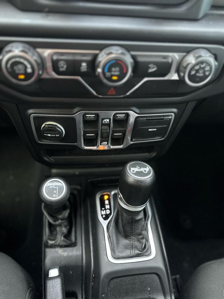Jeep Wrangler Unlimited Sport 2018