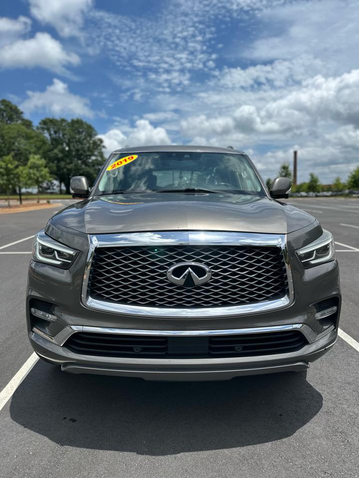 Infiniti QX80 LUXE 2019