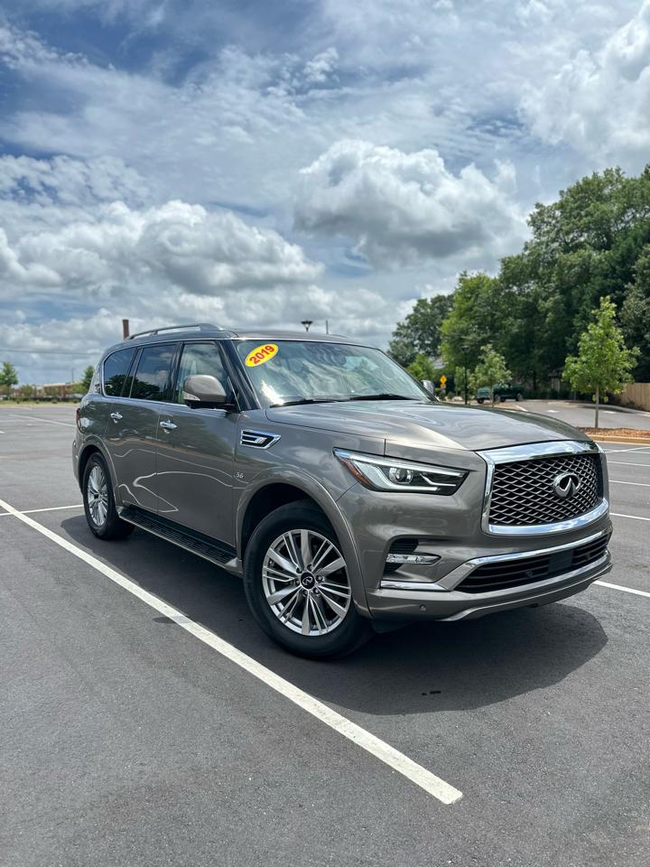 Infiniti QX80 LUXE 2019