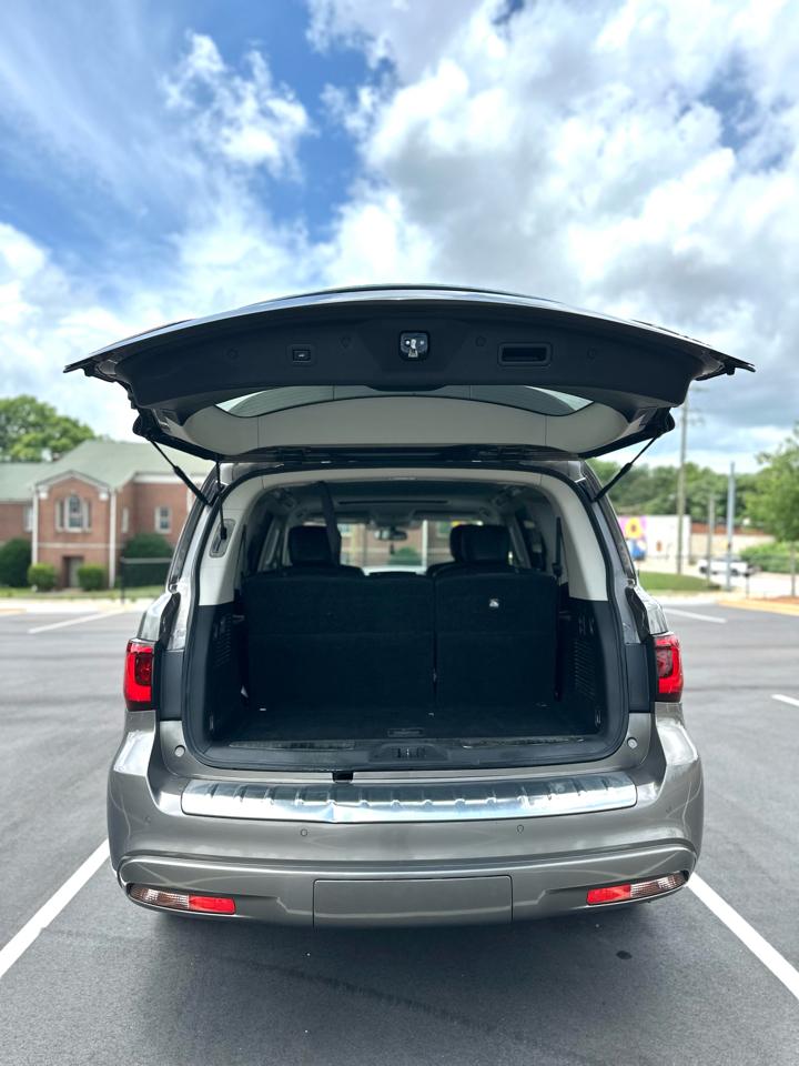 Infiniti QX80 LUXE 2019